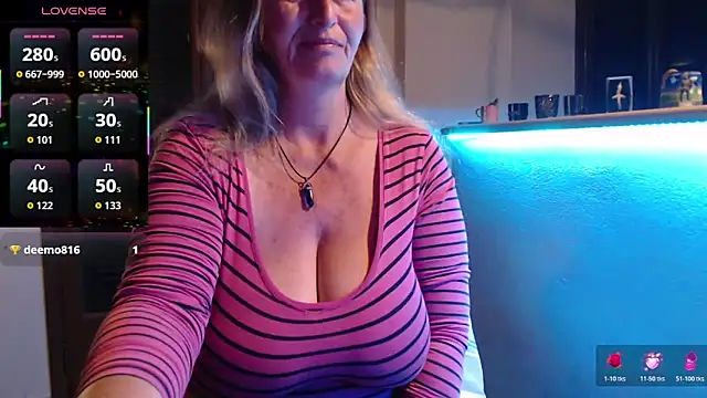 Snapshot of JennaDeluxe chatting on April 2026 02:48:02 AM JennaDeluxe online show from April 2026 02:48:02 AM