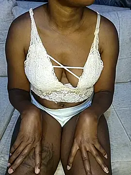 Snapshot of Mayah19 chatting on September 2025 07:46:02 AM Mayah19 online show from September 2025 07:46:02 AM