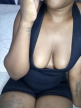 Snapshot of Mayah19 chatting on September 2025 07:52:01 PM Mayah19 online show from September 2025 07:52:01 PM