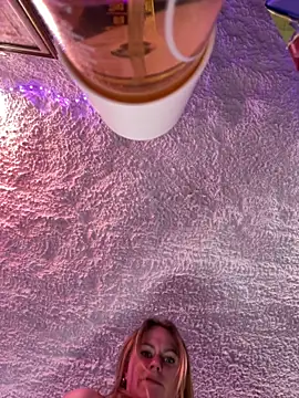 selenaluvv online show from April 2026 02:59:01 PM