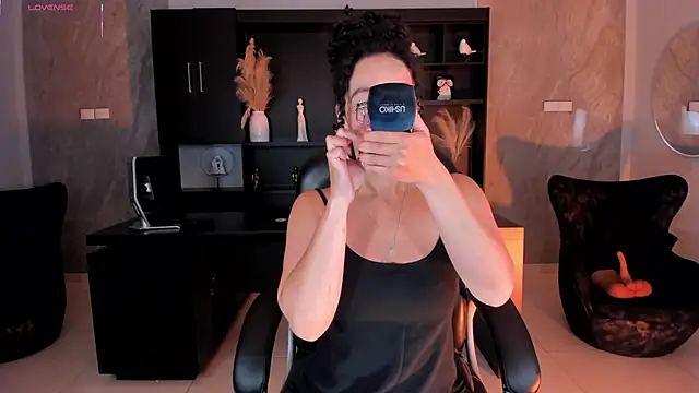 Snapshot of AlessaRomero chatting on June 2026 08:51:01 PM AlessaRomero online show from June 2026 08:51:01 PM