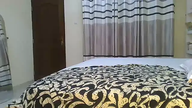 Snapshot of Fine_assie chatting on June 2026 05:59:02 PM Fine assie online show from June 2026 05:59:02 PM