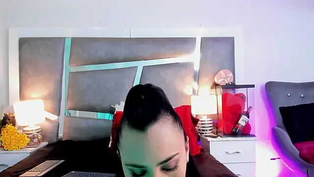 Evangeline Taylorr online show from January 2025 01:17:02 PM