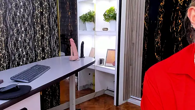 MissEscarleth online show from January 2025 07:48:02 AM