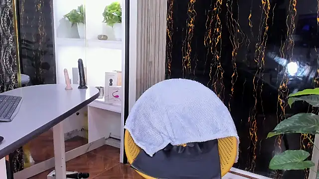 MissEscarleth online show from January 2025 05:30:01 AM