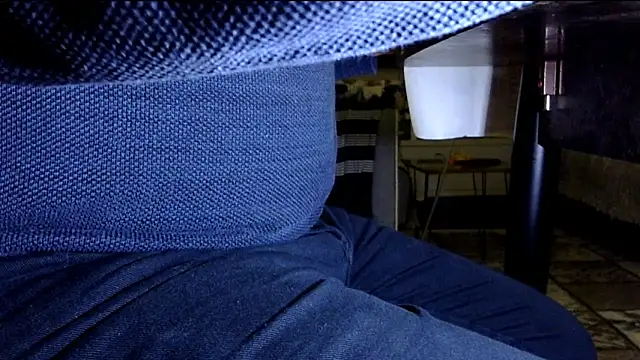 Snapshot of by-panic chatting on November 2025 09:13:01 PM by-panic online show from November 2025 09:13:01 PM