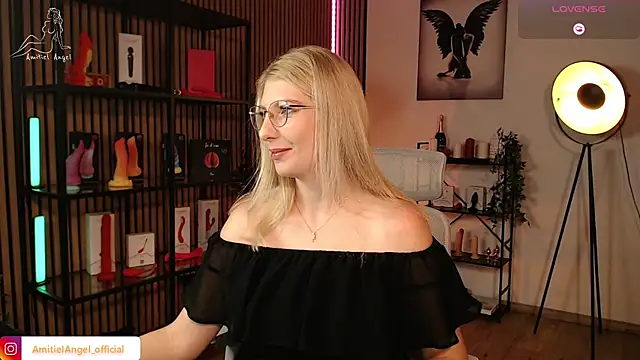 Amitiel Angel online show from November 2025 08:19:01 PM