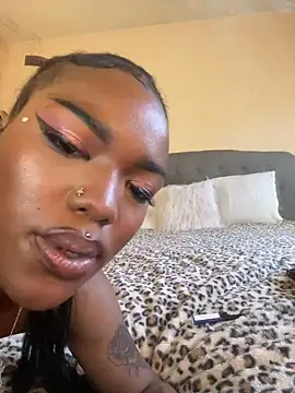 Snapshot of magicalc00ch chatting on December 2024 09:30:02 PM magicalc00ch online show from December 2024 09:30:02 PM