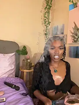 Snapshot of magicalc00ch chatting on January 2025 03:53:02 AM magicalc00ch online show from January 2025 03:53:02 AM