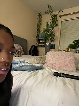 Snapshot of magicalc00ch chatting on January 2025 01:00:02 AM magicalc00ch online show from January 2025 01:00:02 AM