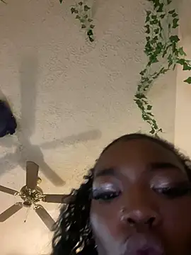 Snapshot of magicalc00ch chatting on February 2025 06:08:02 AM magicalc00ch online show from February 2025 06:08:02 AM