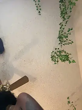 Snapshot of magicalc00ch chatting on March 2025 10:41:02 PM magicalc00ch online show from March 2025 10:41:02 PM