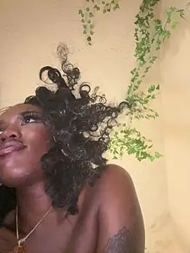 Snapshot of magicalc00ch chatting on March 2025 02:43:02 AM magicalc00ch online show from March 2025 02:43:02 AM