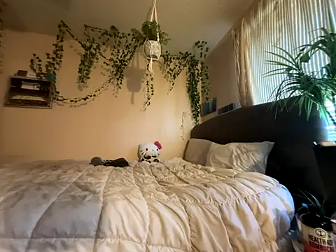 Snapshot of magicalc00ch chatting on October 2025 04:05:02 PM magicalc00ch online show from October 2025 04:05:02 PM