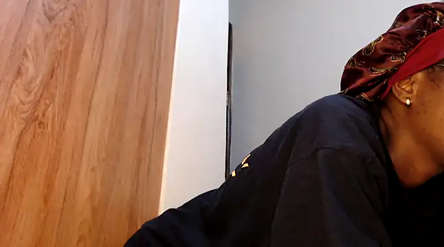 Snapshot of wetpussy_ebony chatting on February 2025 06:14:02 AM wetpussy ebony online show from February 2025 06:14:02 AM