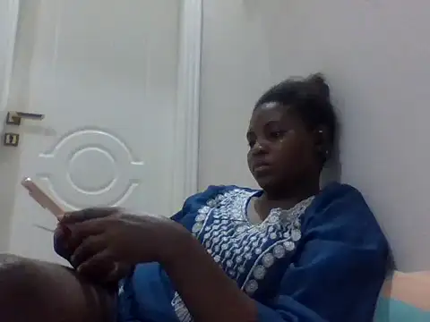 queenzuena online show from July 2026 07:07:02 PM
