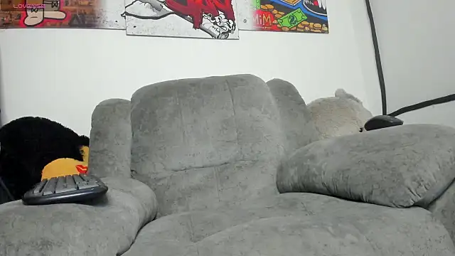 isaaclatino online show from September 2025 07:00:01 AM