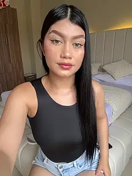 EmmaMartiinez online show from May 2026 07:30:01 PM