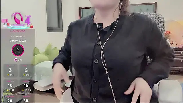 Snapshot of Berrysweet_68 chatting on December 2025 03:52:02 PM Berrysweet 68 online show from December 2025 03:52:02 PM