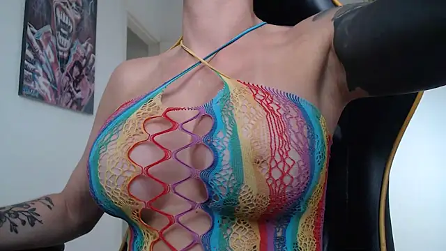 CrisBathoryxxx online show from January 2025 09:10:01 PM