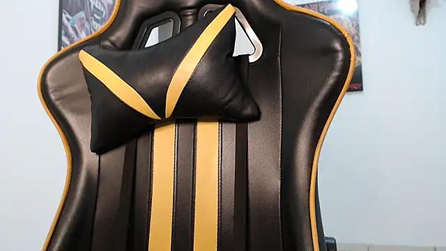 CrisBathoryxxx online show from January 2025 10:45:01 PM