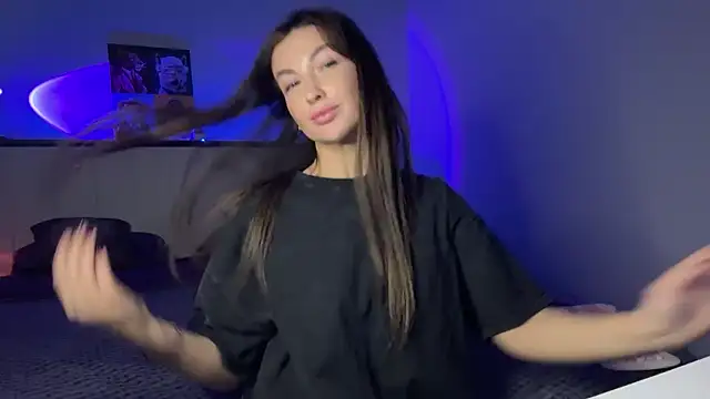 Snapshot of KristalNight chatting on December 2024 12:33:02 PM KristalNight online show from December 2024 12:33:02 PM