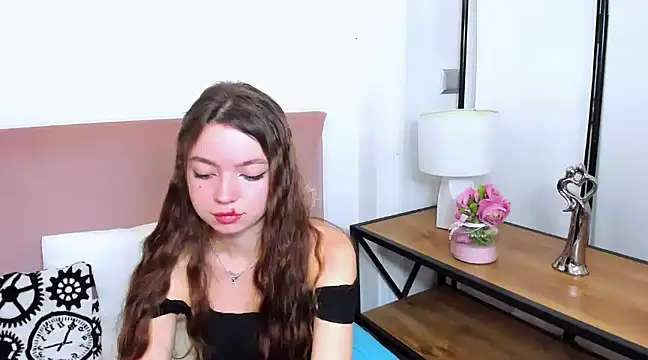 Snapshot of GraceLips chatting on February 2025 11:34:01 AM GraceLips online show from February 2025 11:34:01 AM