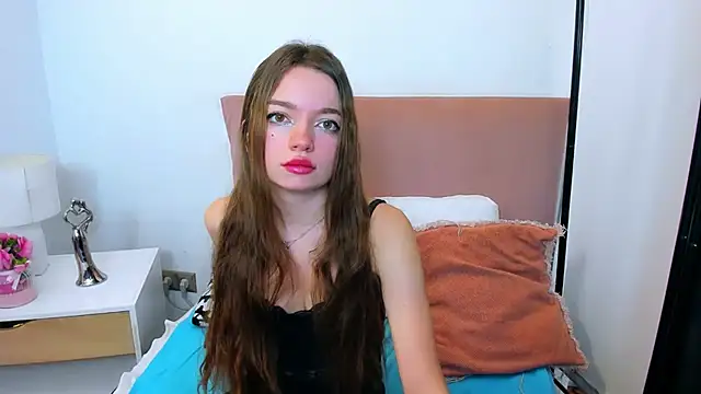 Snapshot of GraceLips chatting on February 2025 09:12:02 AM GraceLips online show from February 2025 09:12:02 AM