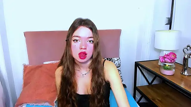 Snapshot of GraceLips chatting on February 2025 09:47:01 AM GraceLips online show from February 2025 09:47:01 AM