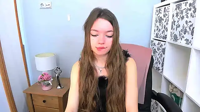 Snapshot of GraceLips chatting on March 2025 06:16:01 AM GraceLips online show from March 2025 06:16:01 AM