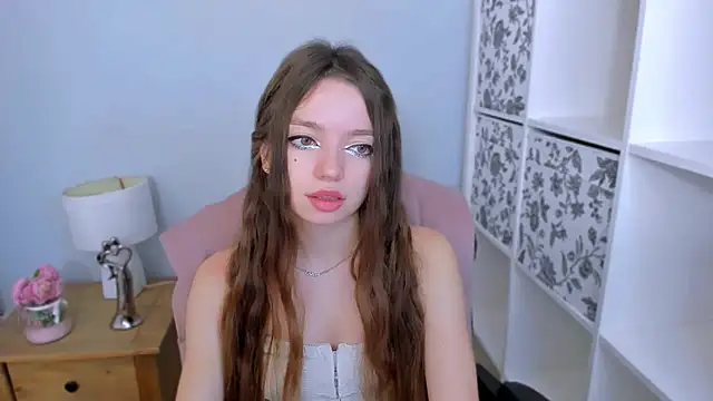 Snapshot of GraceLips chatting on October 2025 05:40:01 AM GraceLips online show from October 2025 05:40:01 AM