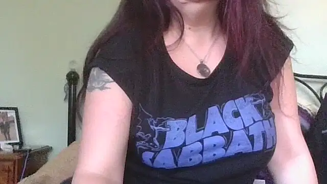 Snapshot of MissKisu chatting on November 2025 11:38:02 AM MissKisu online show from November 2025 11:38:02 AM