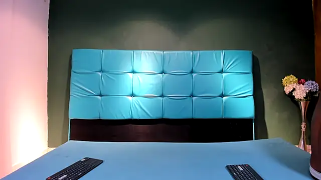 Snapshot of SexyBigCock01 chatting on January 2025 10:23:01 PM SexyBigCock01 online show from January 2025 10:23:01 PM