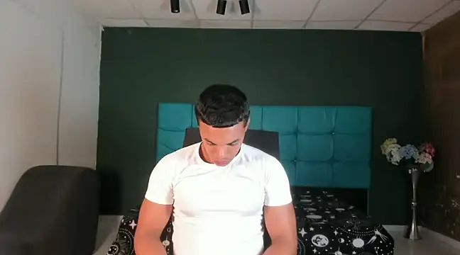 Snapshot of SexyBigCock01 chatting on February 2025 02:00:01 AM SexyBigCock01 online show from February 2025 02:00:01 AM