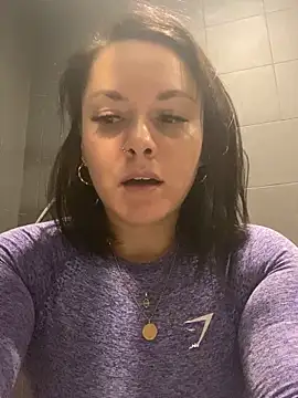 Luccreccia  online show from September 2025 09:25:02 AM