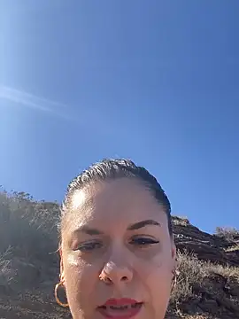 Luccreccia  online show from October 2025 01:53:02 PM