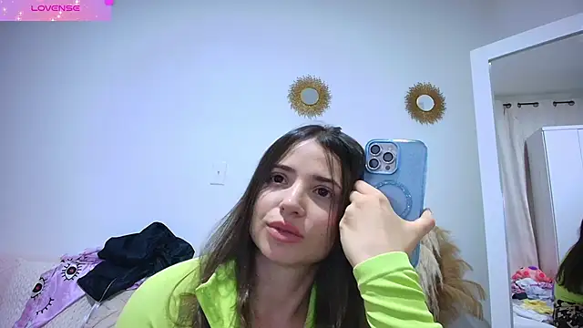 Ashleyjenner  online show from November 2025 12:32:01 AM