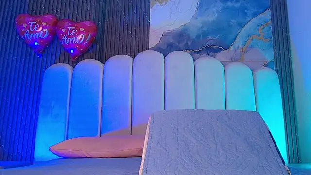 hot dione online show from February 2026 07:12:02 PM