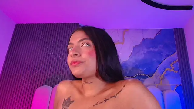 hot dione online show from April 2026 07:20:02 PM