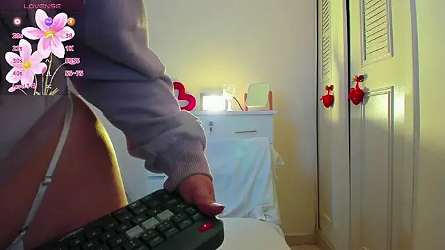 LisaHadwin online show from September 2025 07:16:01 PM