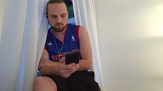 Snapshot of VitaminmanFL chatting on February 2025 08:45:02 PM VitaminmanFL online show from February 2025 08:45:02 PM