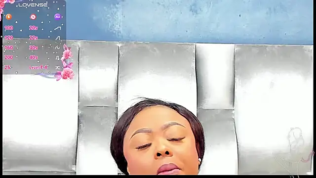 CamilaBenitez online show from October 2025 04:02:02 PM