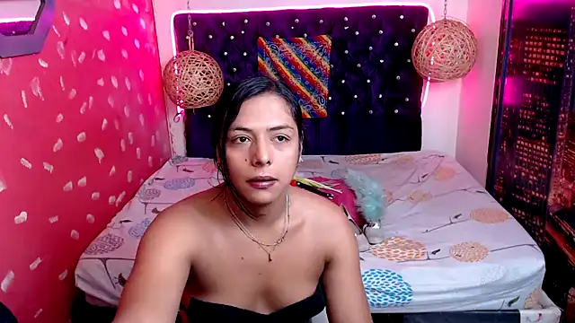 Snapshot of EmilyTsSweet chatting on February 2025 02:48:02 PM EmilyTsSweet online show from February 2025 02:48:02 PM