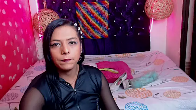 Snapshot of EmilyTsSweet chatting on February 2025 09:22:01 PM EmilyTsSweet online show from February 2025 09:22:01 PM