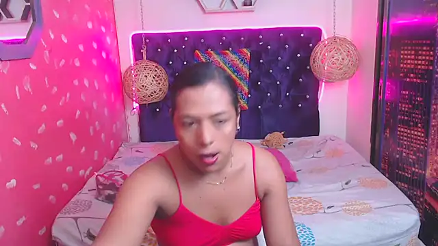 Snapshot of EmilyTsSweet chatting on February 2025 02:12:02 PM EmilyTsSweet online show from February 2025 02:12:02 PM