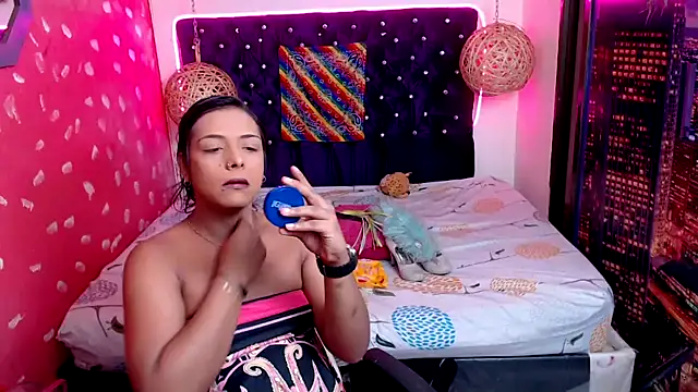 Snapshot of EmilyTsSweet chatting on February 2025 02:44:02 PM EmilyTsSweet online show from February 2025 02:44:02 PM