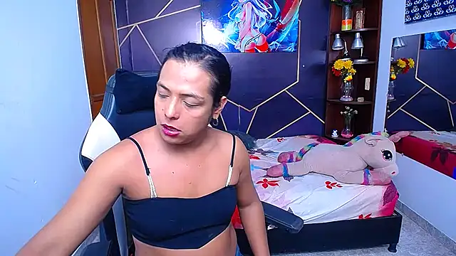 Snapshot of EmilyTsSweet chatting on October 2025 02:14:02 PM EmilyTsSweet online show from October 2025 02:14:02 PM