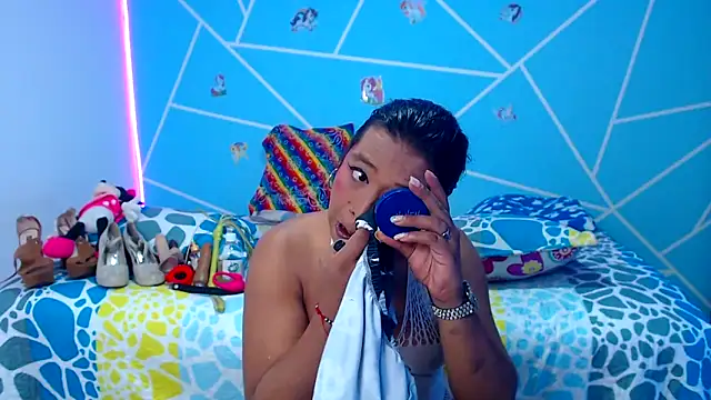 Snapshot of EmilyTsSweet chatting on October 2025 07:38:02 PM EmilyTsSweet online show from October 2025 07:38:02 PM