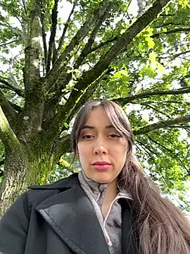 emiliasommer online show from September 2025 10:53:02 AM