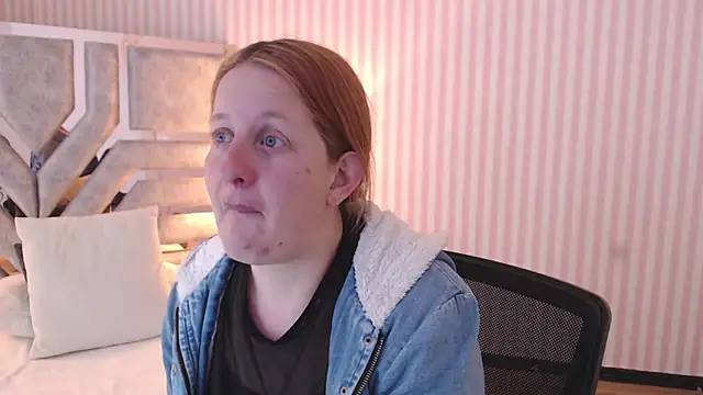 ViioletaMora online show from February 2025 07:00:01 PM